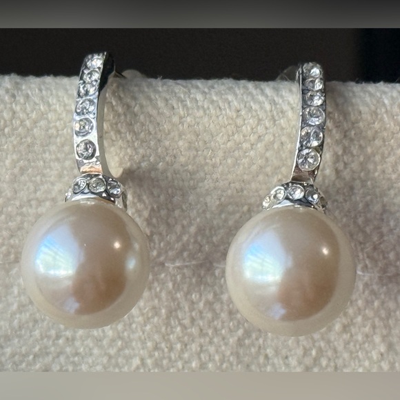 Handmade Jewelry - Elegant Costume Pearl and Silver Crystal Earrings